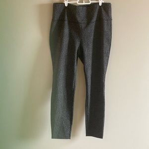 NWT Women’s Nicole Miller Black & Gray Leopard Print Leggings Size XL